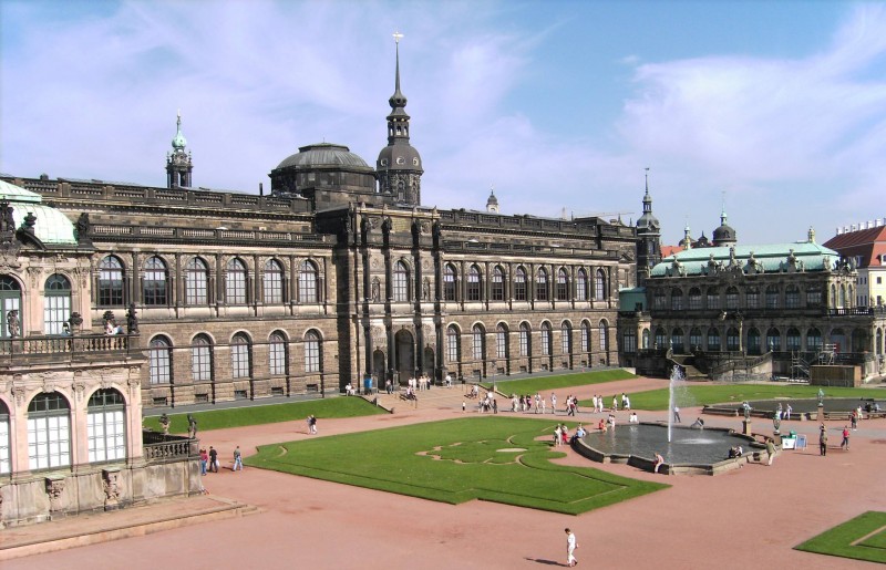 Zwinger mit Semperbau--Dresden (D)