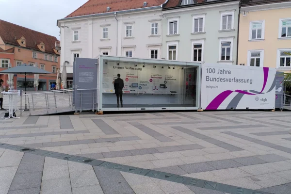 Der Infopoint "100 Jahre Bundesverfassung" macht Station in Leoben