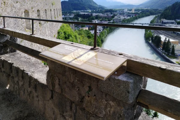 Außenanlage - Blick auf den Inn