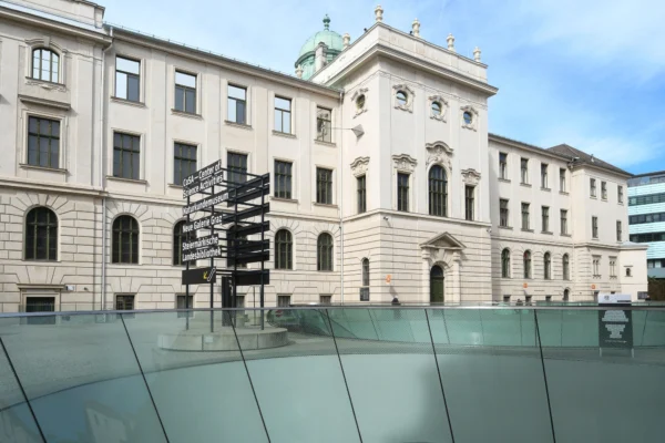Universalmuseum Joanneum Graz, Eingang